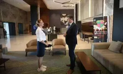 67 yaşında 5 yıldızlı otelde üniversiteli stajyer oldu
