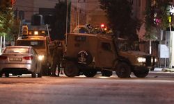 İsrail askerleri Batı Şeria'da 35 Filistinliyi gözaltına aldı