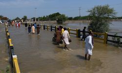 Pakistan'daki sellerde son 24 saatte 28 kişi hayatını kaybetti, 90 kişi yaralandı