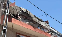 İstanbul'da bir dairenin balkonun çöktü: Bina tahliye edilip mühürlendi