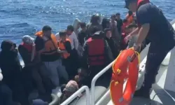 Çanakkale'de Yunanistan'ın ölüme ittiği göçmenler kurtarıldı
