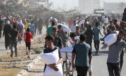 Katil İsrail yardım merkezine gazla saldırdı: 21 ölü