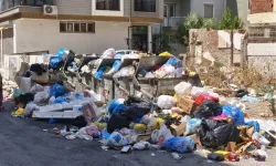 İzmir'in 4 ilçesinde çöp dağları oluştu!