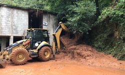 Rize'nin bazı ilçelerinde heyelanlar meydana geldi