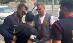 Denize giren vatandaşın motosikleti çalındı
