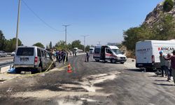 Tek şeride düşen yolda kaza: Ölü ve yaralılar var