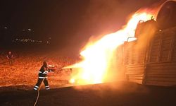 Ters dönen TIR alev aldı, şoför yanarak hayatını kaybetti