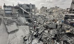İsrail’in Gazze'ye saldırılarında 5'i yardım bekleyen, 19 Filistinli hayatını kaybetti