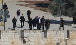İşgalci İsrail'in Bakanı Ben-Gvir, Mescid-i Aksa'ya baskın düzenledi