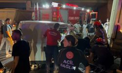 İstanbul'da hafif ticari araç kamyonete çarptı: 3 yaralı