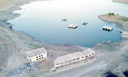 Kuraklık nedeniyle barajlardaki su seviyesi düştü: Eski yerleşim yerleri ortaya çıktı