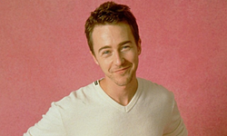 Oyunculuğun hassas terazisi! Edward Norton’ın iz bırakan filmleri
