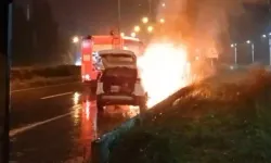 Seyir halindeki araç yanmaya başladı