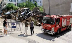 Sinop'ta tarihi metruk bina çöktü
