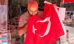 Terörsüz Türkiye sürecine destek! İstanbul'daki ilçe belediyesi 40 bin bayrak dağıttı