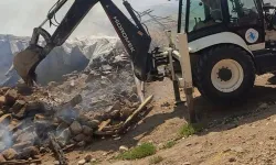 Malatya'da yangın sonrası kullanılamaz hale gelen ahırda 10 küçükbaş hayvan telef oldu