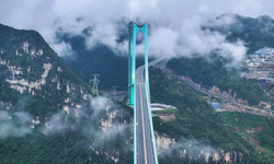 Çin, dünyanın en büyük köprüsünü hizmete açtı