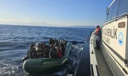 İzmir açıklarında 104 düzensiz göçmen yakalandı