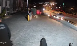 Trafik tartışmasına müdahale etti: Otomobil çarptı