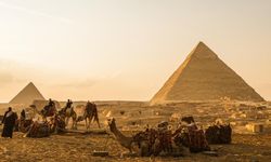 Giza Piramidi’nin içinde gizli bir giriş mi bulundu?