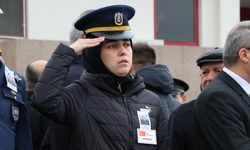 Ankara'da şehit ağabeyini asker selamıyla karşıladı!