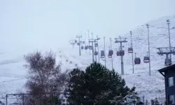 Erciyes'te yoğun kar yağışı! Beyaza büründü
