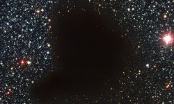 Güneş sistemindeki en karanlık yer neresi? Evrenin rengi bej mi?