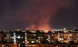 Suriye'nin başkenti Şam'da peş peşpeşe patlamalar