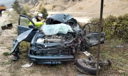 Bolu'da feci kaza! Kamyon adeta biçti geçti