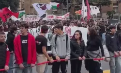 Öğrencilerden Meloni'ye İsrail protestosu