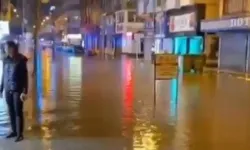 Hatay'da sağanak yağış caddeleri göle çevirdi