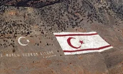 KKTC'nin kuruluşunun 42. yılı törenlerle kutlanıyor