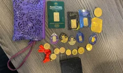 Halıda 650 bin TL değerinde altın buldu: Düşünmeden sahibine teslim etti