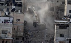 İşgalci İsrail ordusu Batı Şeria'da 5 kişilik Filistinli ailenin evini yıktı