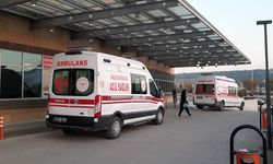 Çorum'da iki otomobil çarpıştı, 1 kişi öldü, 4 kişi yaralandı