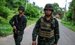 Tayland, barış anlaşmasını askıya almasının ardından Kamboçya tarafına ateş açtı