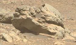 NASA, Mars'ta oraya ait olmayan bir kaya keşfetti
