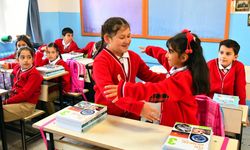 Ara tatil sona erdi, milyonlarca öğrenci yeniden sınıflarda