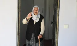 90 yaşındaki depremzede, yeni evine kavuştu