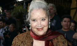 Ünlü oyuncu huzurevinde hayatını kaybetti