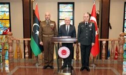 Libya Genelkurmay Başkanı'nın bulunduğu uçakla irtibat kesildi!