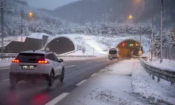 Başkentliler güne karla uyandı