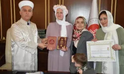 Alman kadın, Kur'an-ı Kerim'den etkilenerek Müslüman oldu