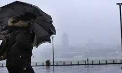 Şiddetli fırtına nedeniyle okullar tatil edildi