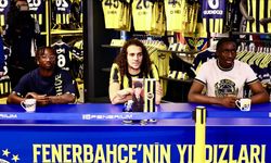 Fenerbahçeli futbolcular Guendouzi, Nene ve Cherif, taraftarlarla buluştu