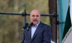 İran Meclis Başkanı: 'Konu vatan savunması olunca hepimiz bir asker oluruz'