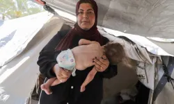 Gazze'de çocuklar hem açlık hem de hastalıkla mücadele ediyor