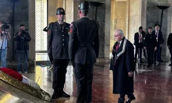 Anayasa Mahkemesi heyeti Anıtkabir'de