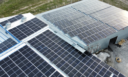 Erzurum'da çatıdaki güneş enerjisi sistemini tamir ederken hastanelik oldu