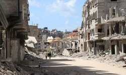 İsrail saldırısında ağır yaralanan 13 yaşındaki Ali, tedavi için Gazze'den tahliye edilmeyi bekliyor